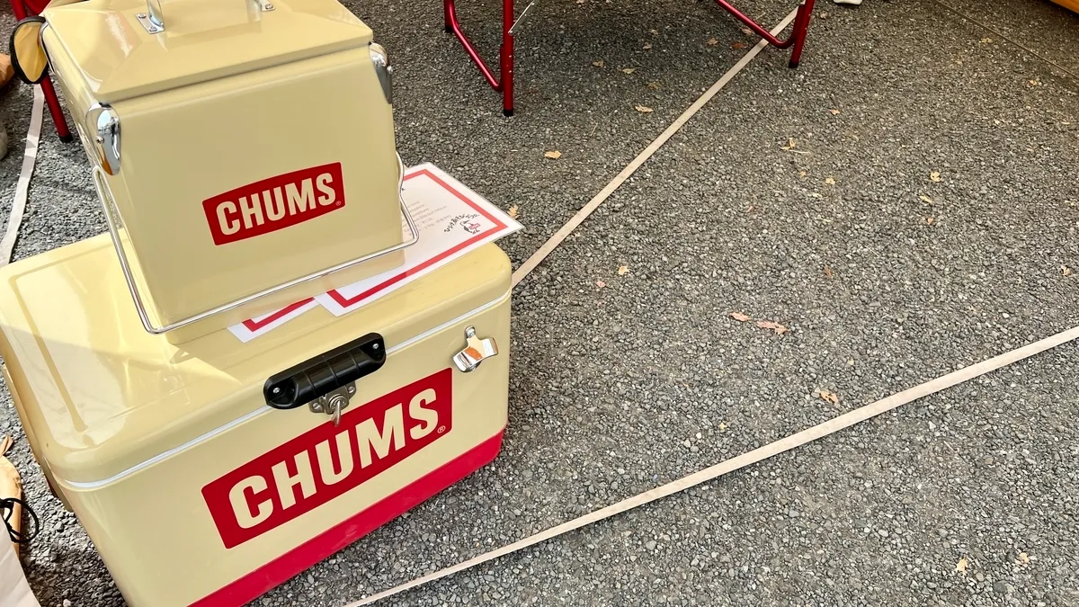 CHUMS booth
